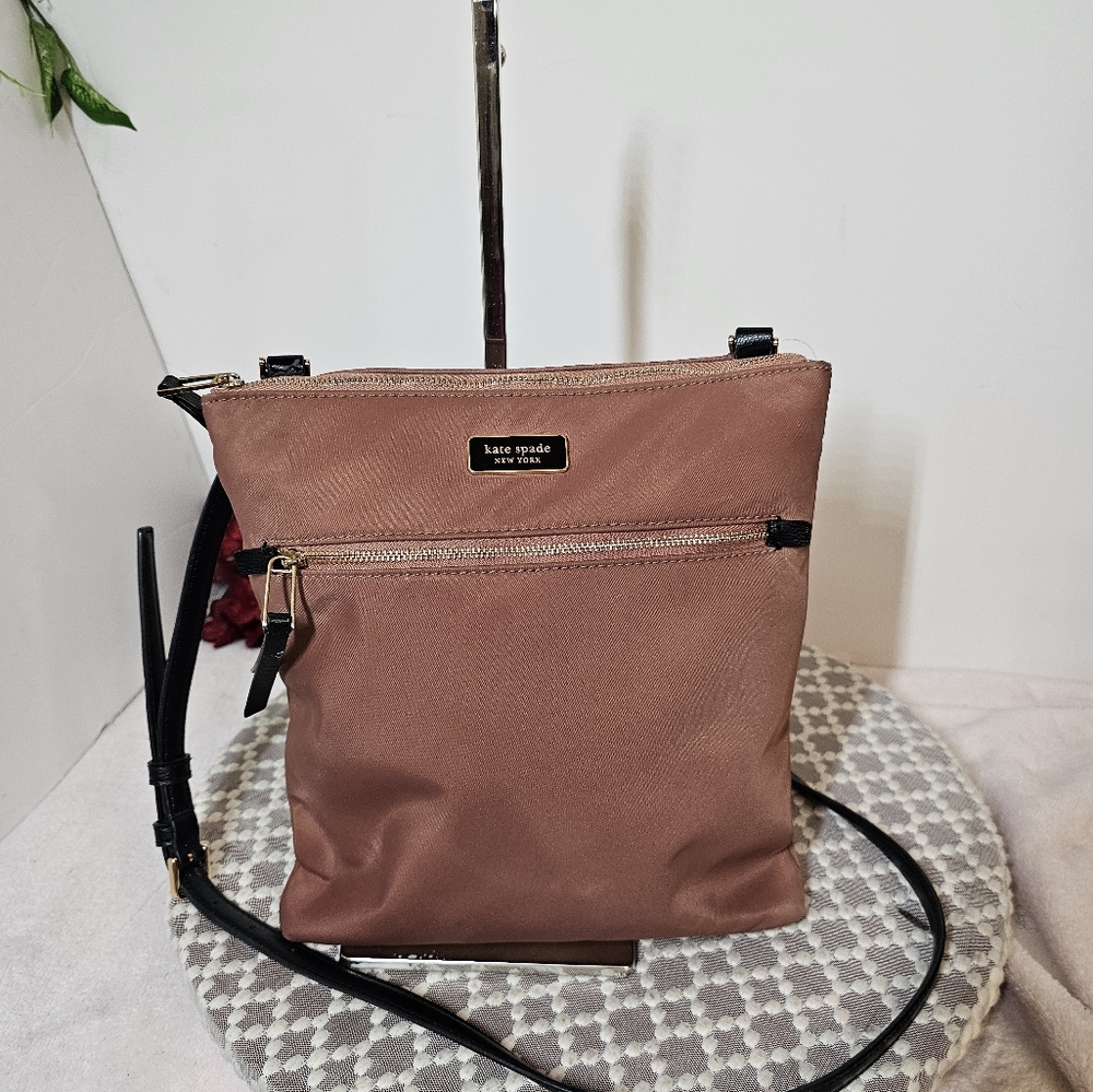 ❤️LOWSTRT KateSpade Nylon Crossbody